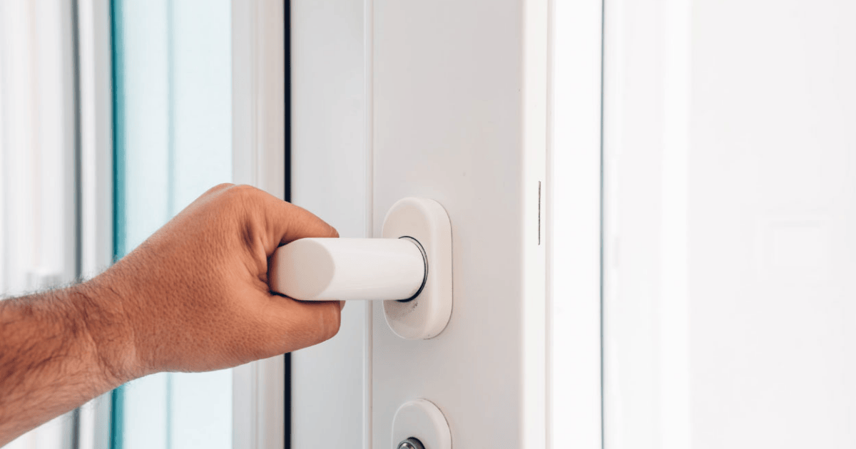 Lựa chọn cửa nội thất công nghiệp phù hợp cho từng không gian 11 Kiểm tra định kỳ